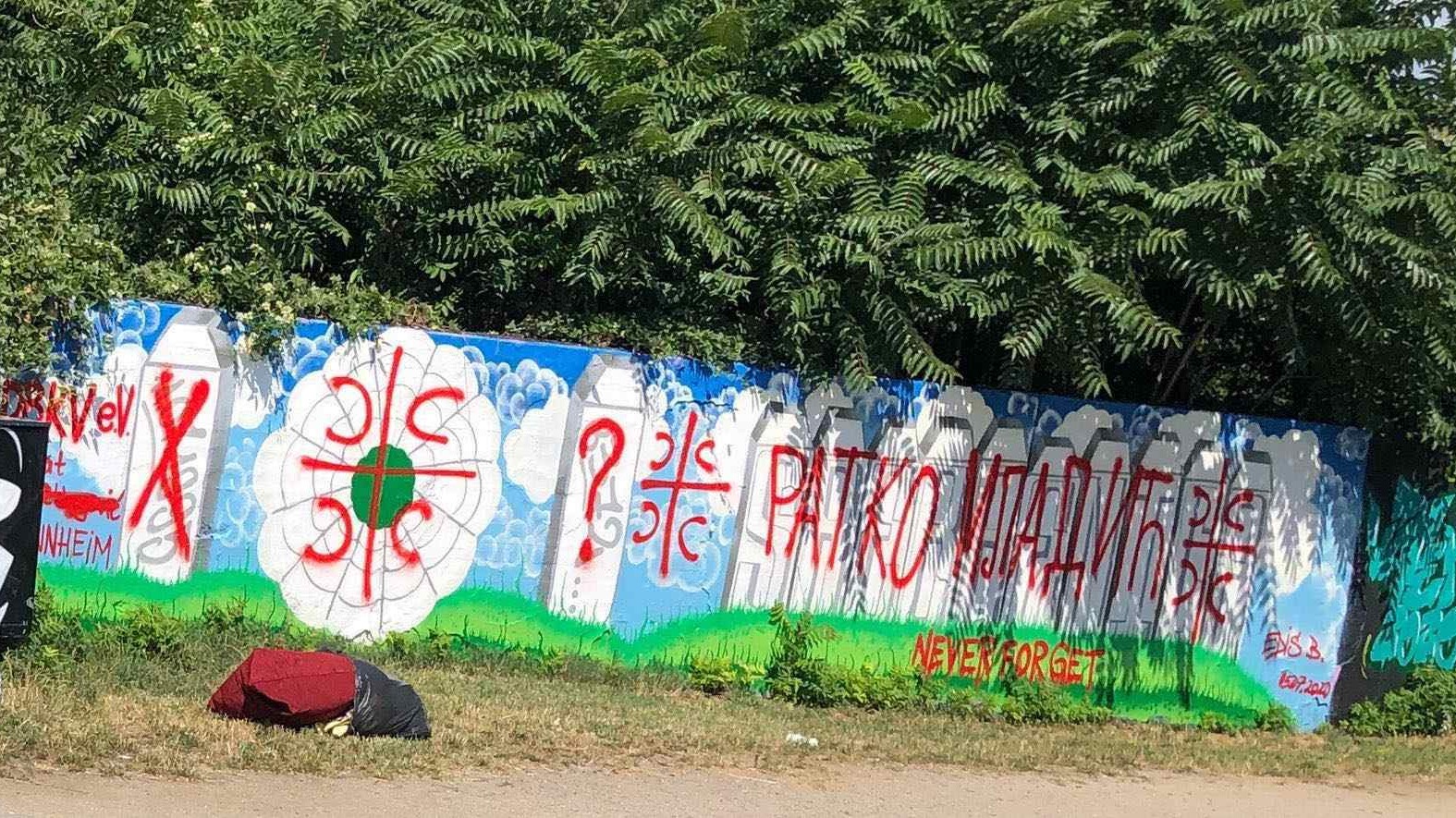 Njemačka: Porukama četništva oskrnavljen grafit ispisan u čast žrtava genocida u Srebrenici