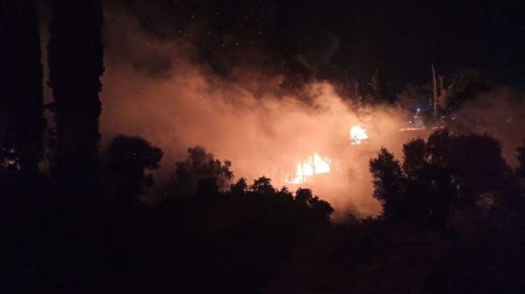 Ponovno požar u kampu Moria: Teška noć za hiljade migranata u Grčkoj