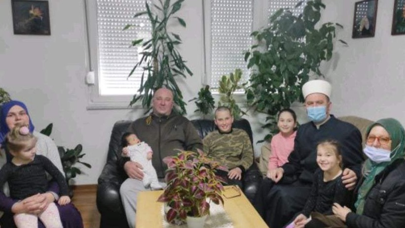 Kladanj: Reisu-l-ulema darovao šesto dijete u porodici Jusupović