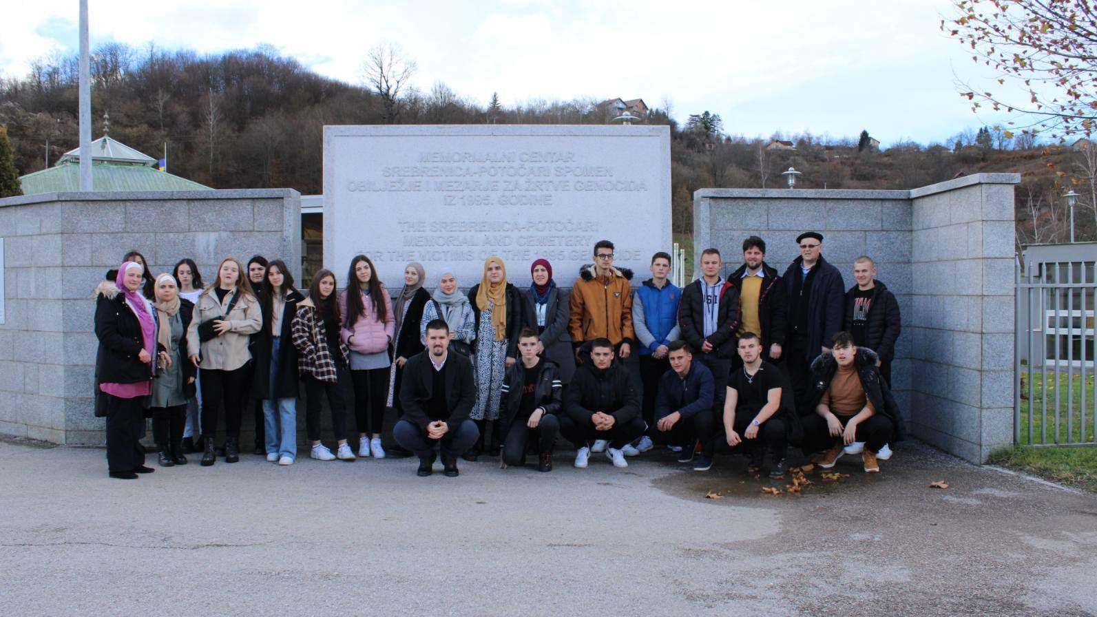 Mreža mladih Cazin: Posjeta Srebrenici i Memorijalnom centru Potočari