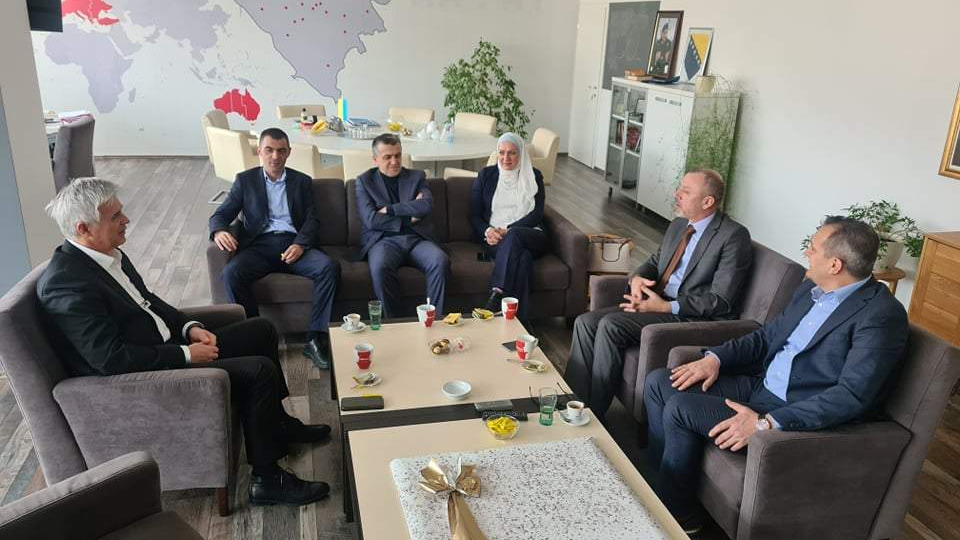 Predstavnici Media centra posjetili Hayat TV,  razgovarano o saradnji 