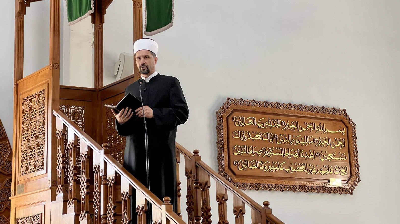 Glavni imam Srebrenice Damir-ef. Peštalić na hutbi u Istiklal džamiji u Sarajevu: Srebrenica je naš zajednički teret