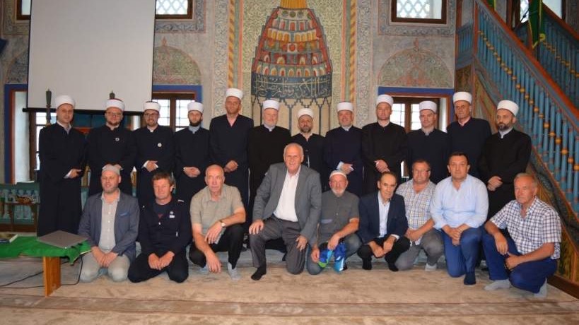 Travnik: U Šarenoj džamiji upriličena ikrar-dova za 27 ovogodišnjih putnika na hadž