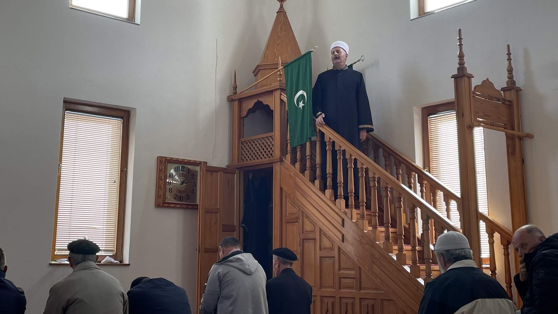 Sjećanje i hatma-dova pred dušu Alije Izetbegovića i centralna hutba u džamiji "Mehmed-ef. Hajrić" u Žepi (VIDEO)