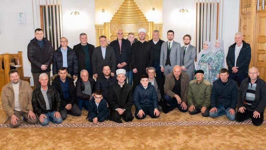 MIZ Gradačac: U džamiji u Sibovcu održana Večer ilahija i mevluda u povodu mjeseca ramazana