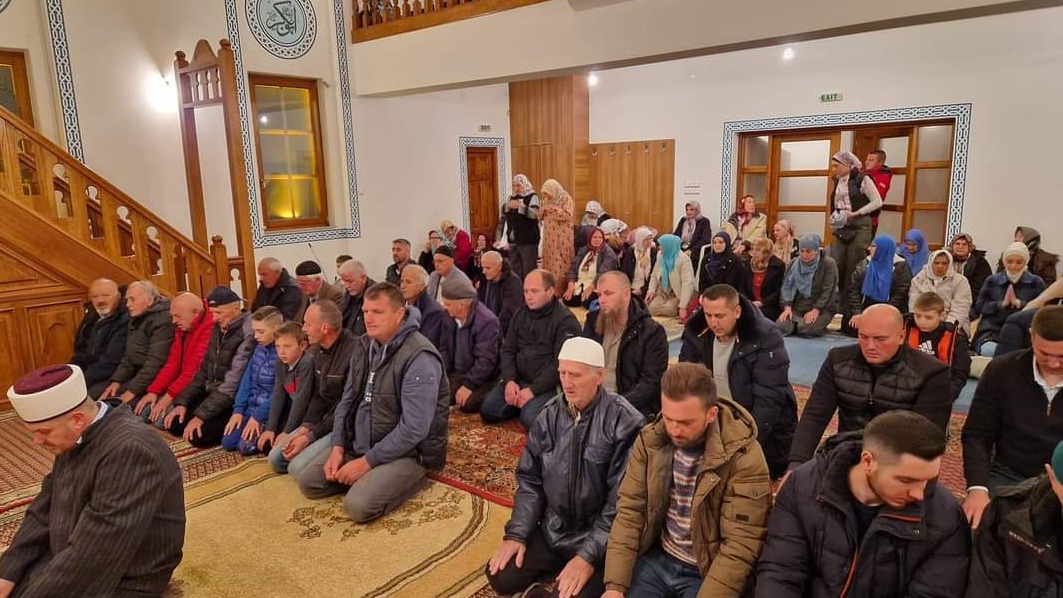 Bijeljina: Klanjana prva ovogodišnja teravija u džamiji Ahmed-age Krpića