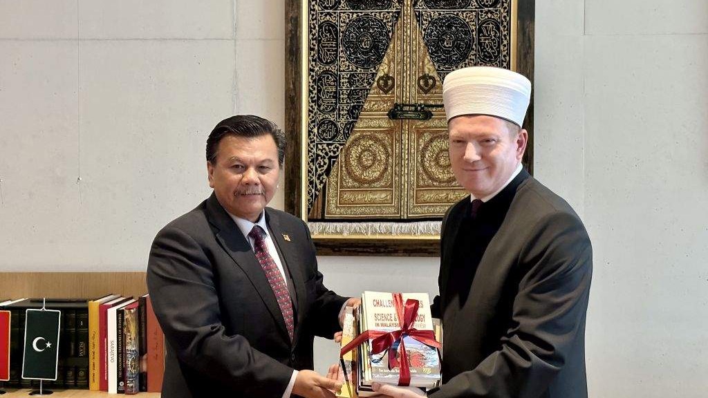 Muftija mr. Nevzet Porić primio malezijskog ambasadora Francsica Munisa