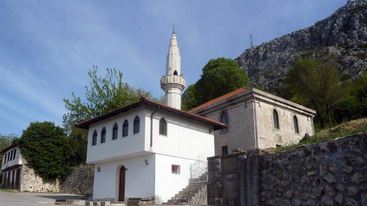 Saopćenje Muftijstva mostarskog povodom nasilnog upada u džamiju na Žabljaku u Ljubuškom