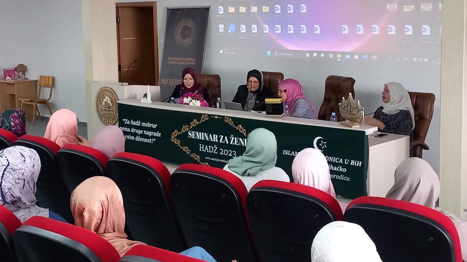 U Cazinu održan poseban seminar za hadžinice Muftijstva bihaćkog
