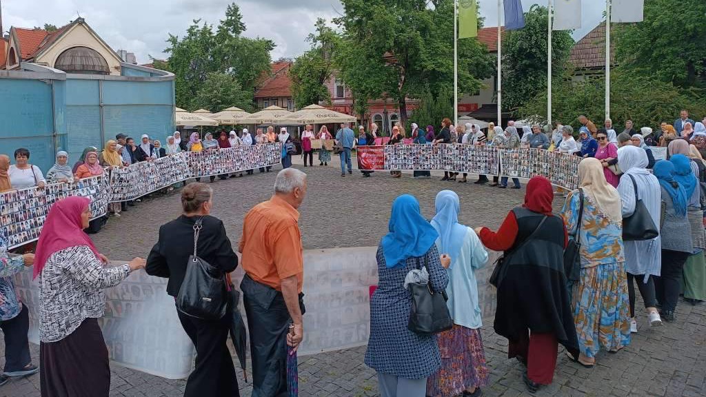 Okupljanje majki Srebrenice u Zenici: Ne damo da se minimizira zločin i negira genocid