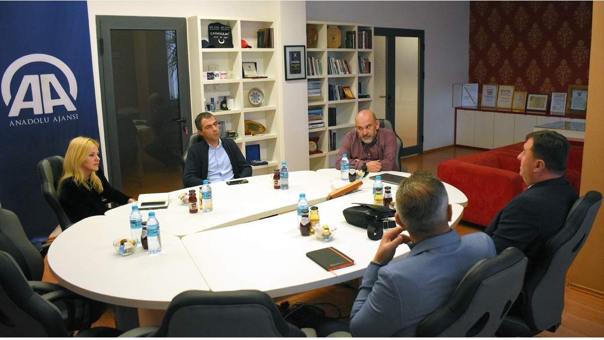 Delegacija Media centra IZ u BIH posjetila ured Agencije Anadolija u Sarajevu
