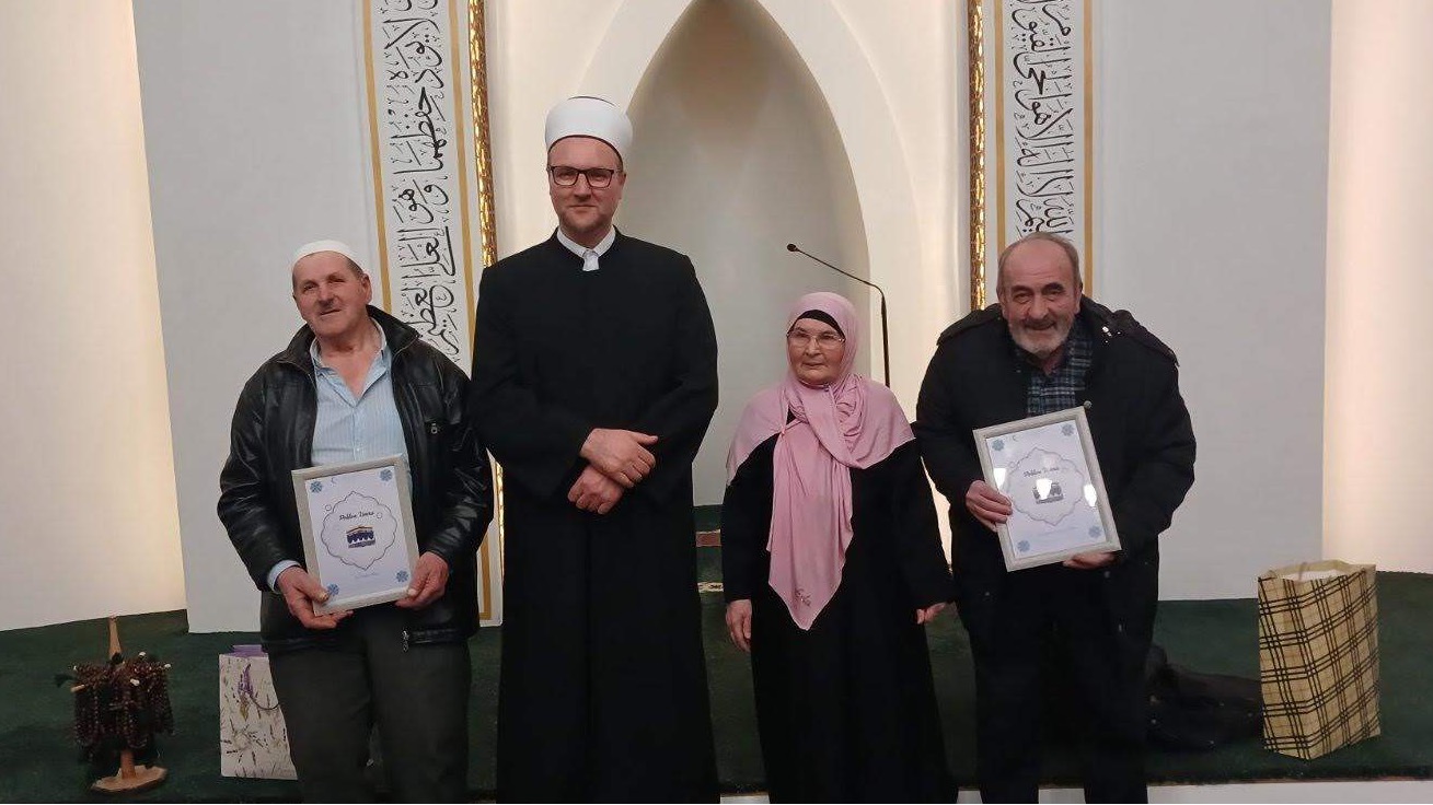 U džematu Čaršija počela Zimska škola islama: Dodijeljene umre za troje vrijednih džematlija
