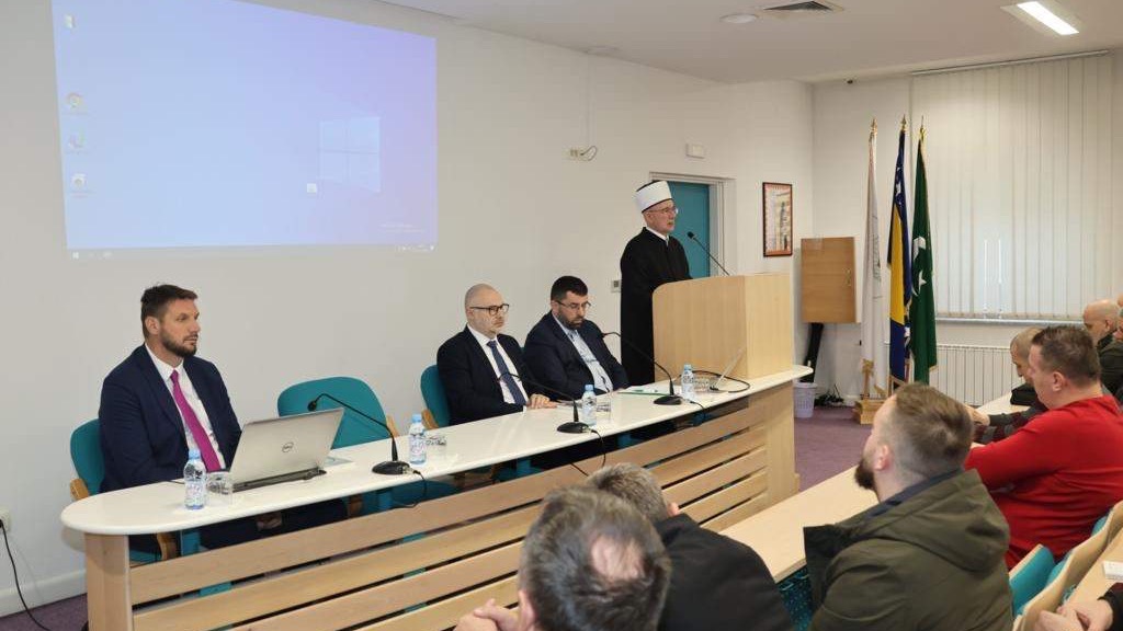 Tuzla: Održan seminar za nastavnike i profesore islamske vjeronauke Muftijstva tuzlanskog
