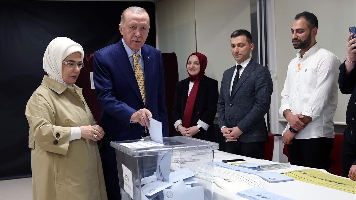 Lokalni izbori u Turskoj: Erdogan glasao u istanbulskom Uskudaru