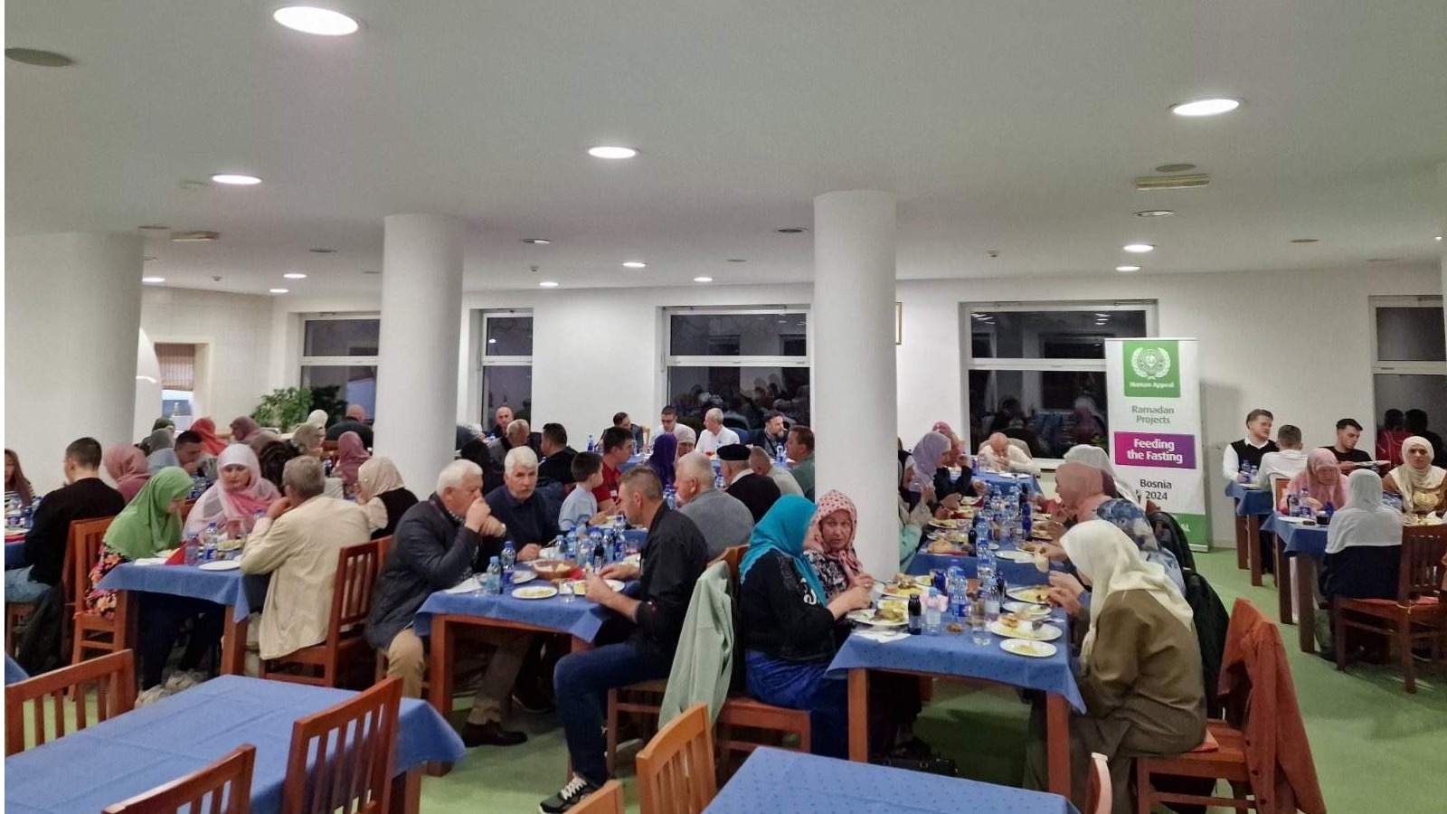 Iftar u Behram-begovoj medresi u Tuzli za više od stotinu postača