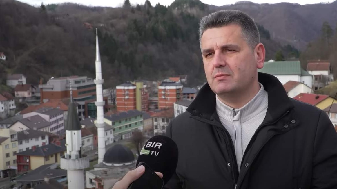 Tabaković: Odlukom Skupštine Opštine Srebrenica vratili smo se 28 godina u prošlost