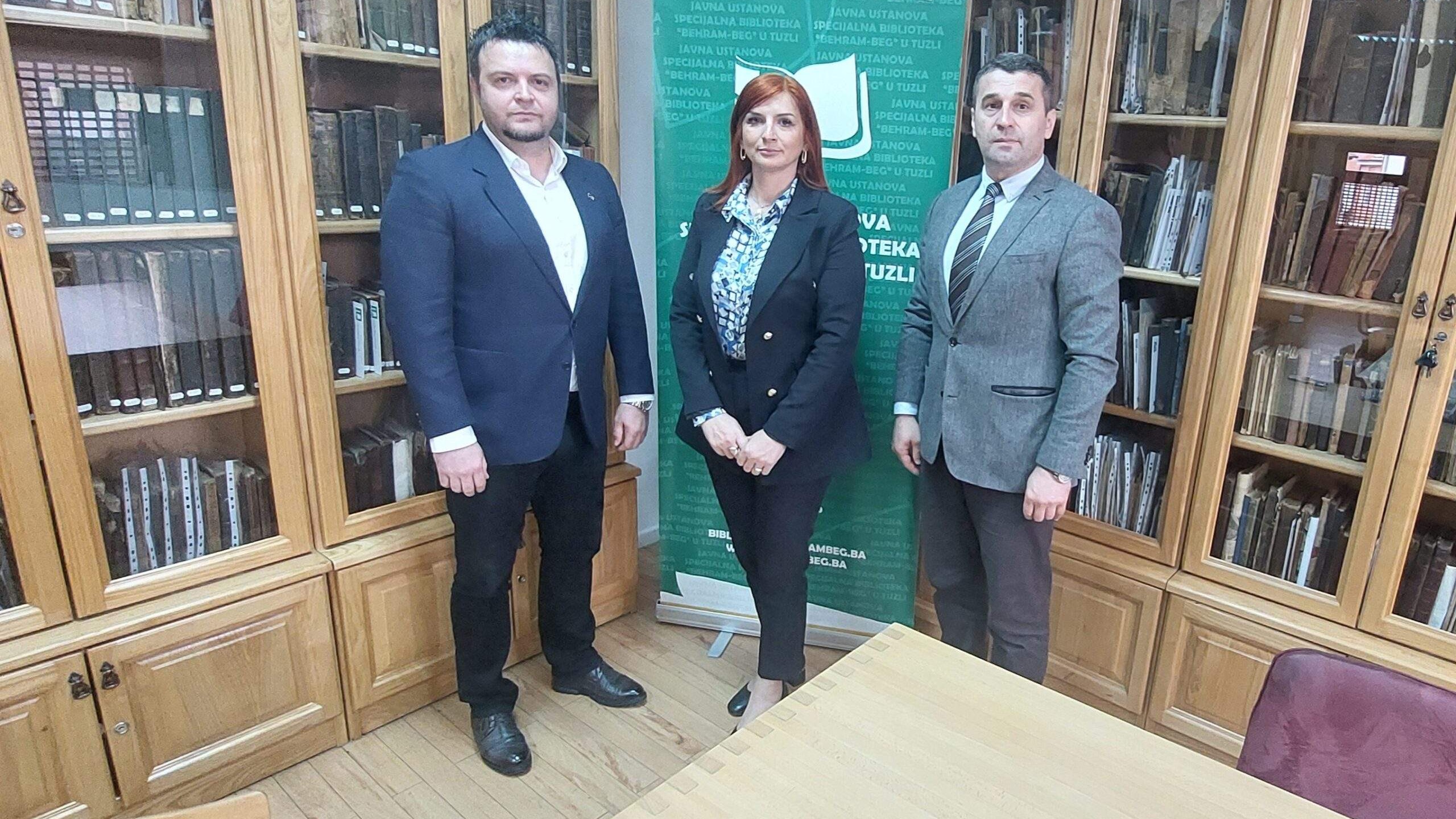 Ministar za kulturu, sport i mlade Tuzlanskog kantona posjetio Biblioteku "Beham-beg"