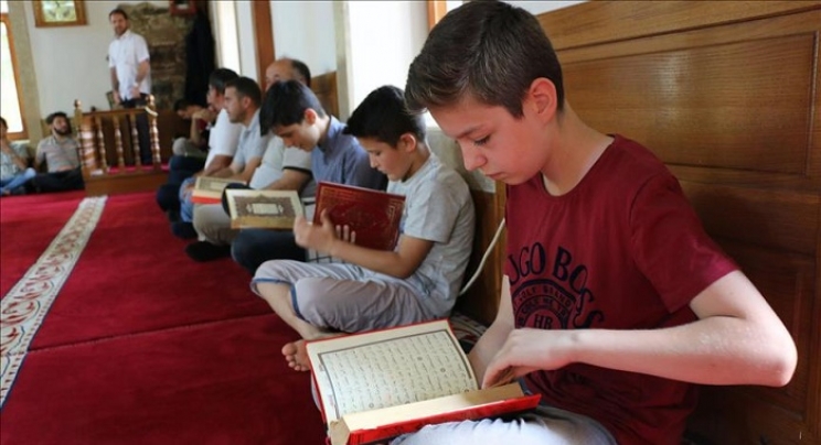Skoplje: Nakon skoro decenije oživljava ramazanska tradicija učenja mukabele