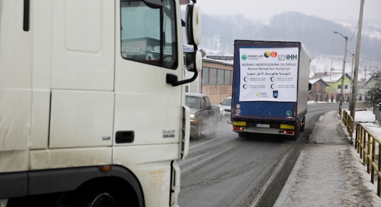 Konvoj pomoći sa pet kamiona brašna za narod Sirije krenuo iz BiH prema Turskoj