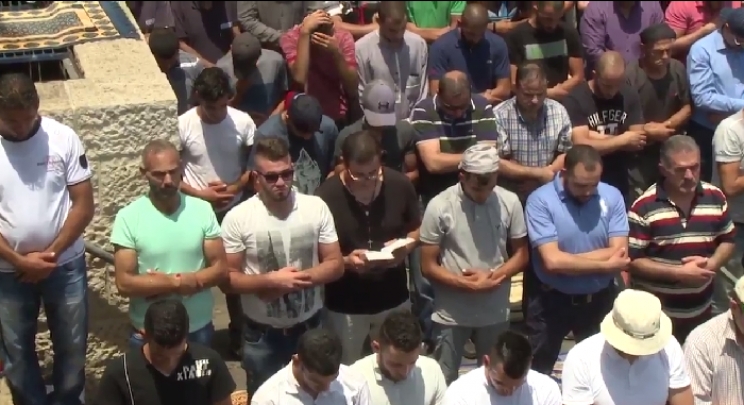 Kršćanin se molio zajedno s muslimanima tokom džume u Jerusalemu