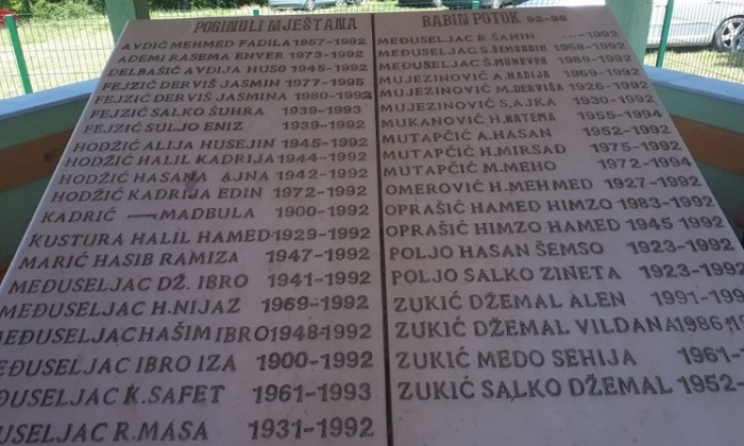 Godišnjica otvaranja spomen-obilježja za 39 ubijenih Bošnjaka Babinog Potoka