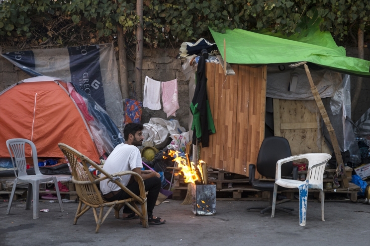 Migranti izvan kampova u Grčkoj bore se za opstanak
