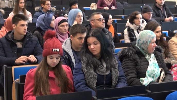 Medžlis IZ Tuzla stipendira 43 učenika i studenata iz TK i Podrinja (VIDEO)