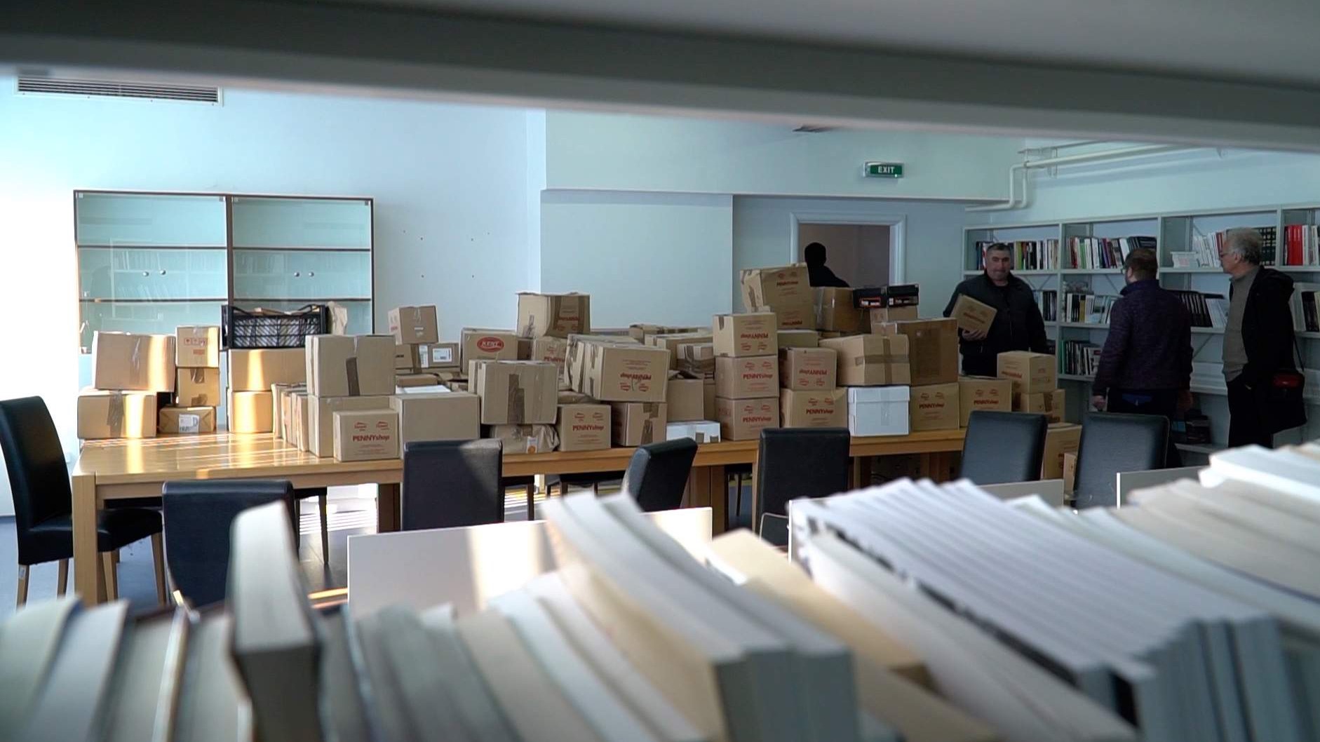 Media centar IZ uručio najveću donaciju knjiga biblioteci u Potočarima (VIDEO)