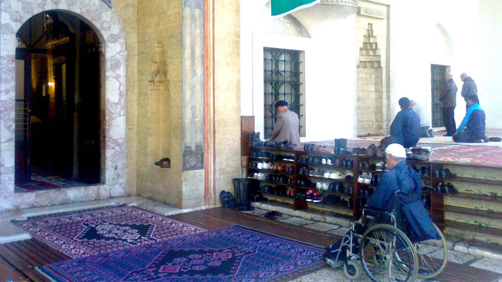 Mnogi objekti pa i oni Islamske zajednice nisu prilagođeni osobama s invaliditetom