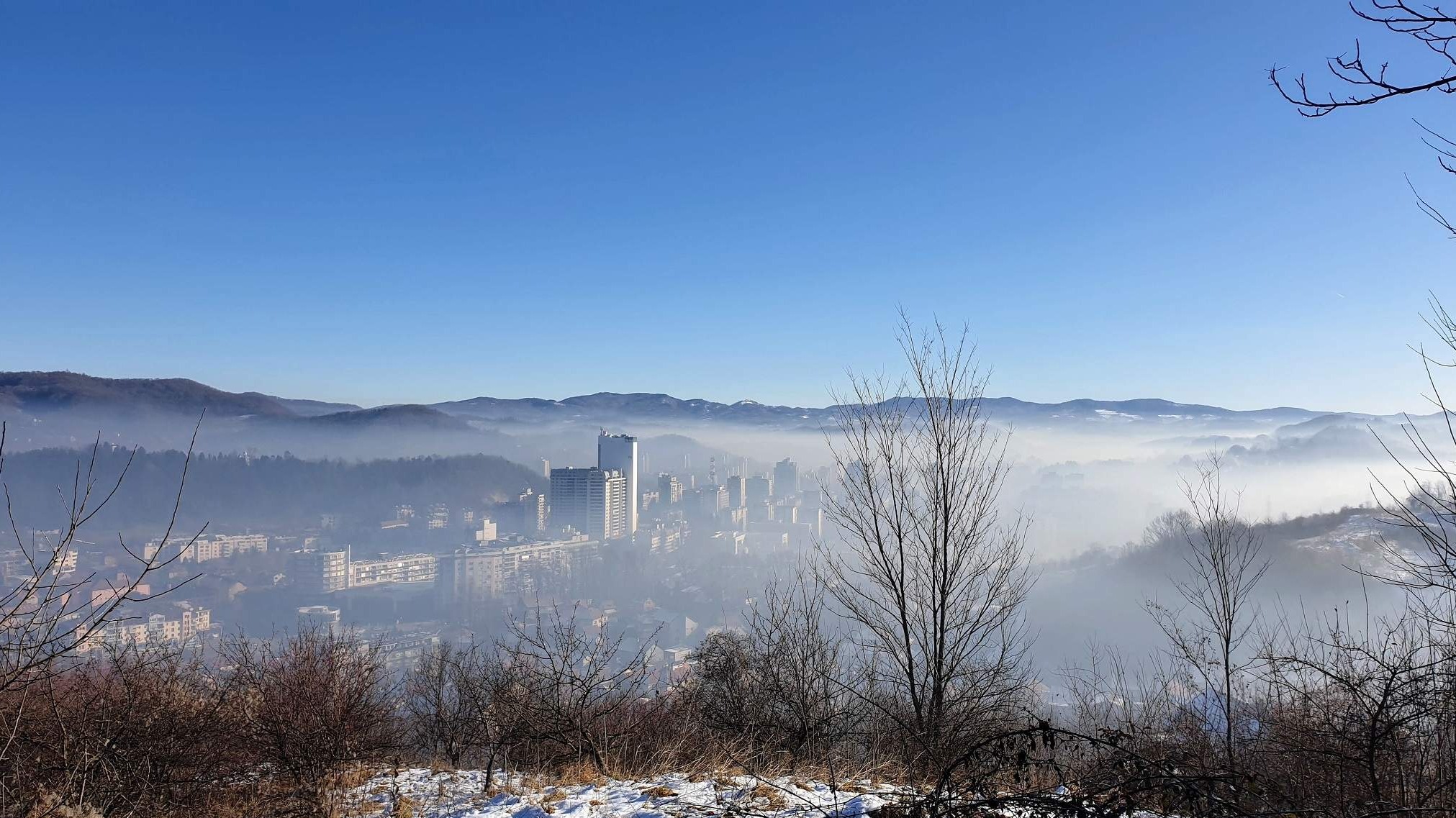 Kvalitet zraka jutros nezdrav u Tuzli, Zenici, u Sarajevu umjereno zagađen