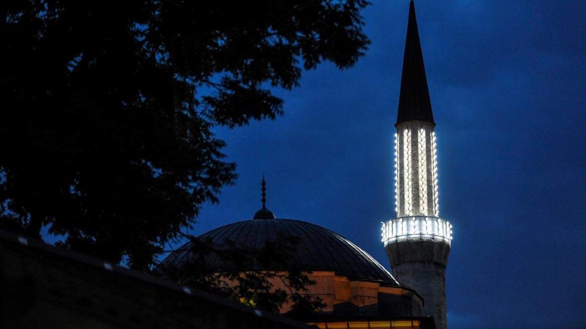 Od sutra u BiH  mogu se klanjati noćni namazi u džamijama