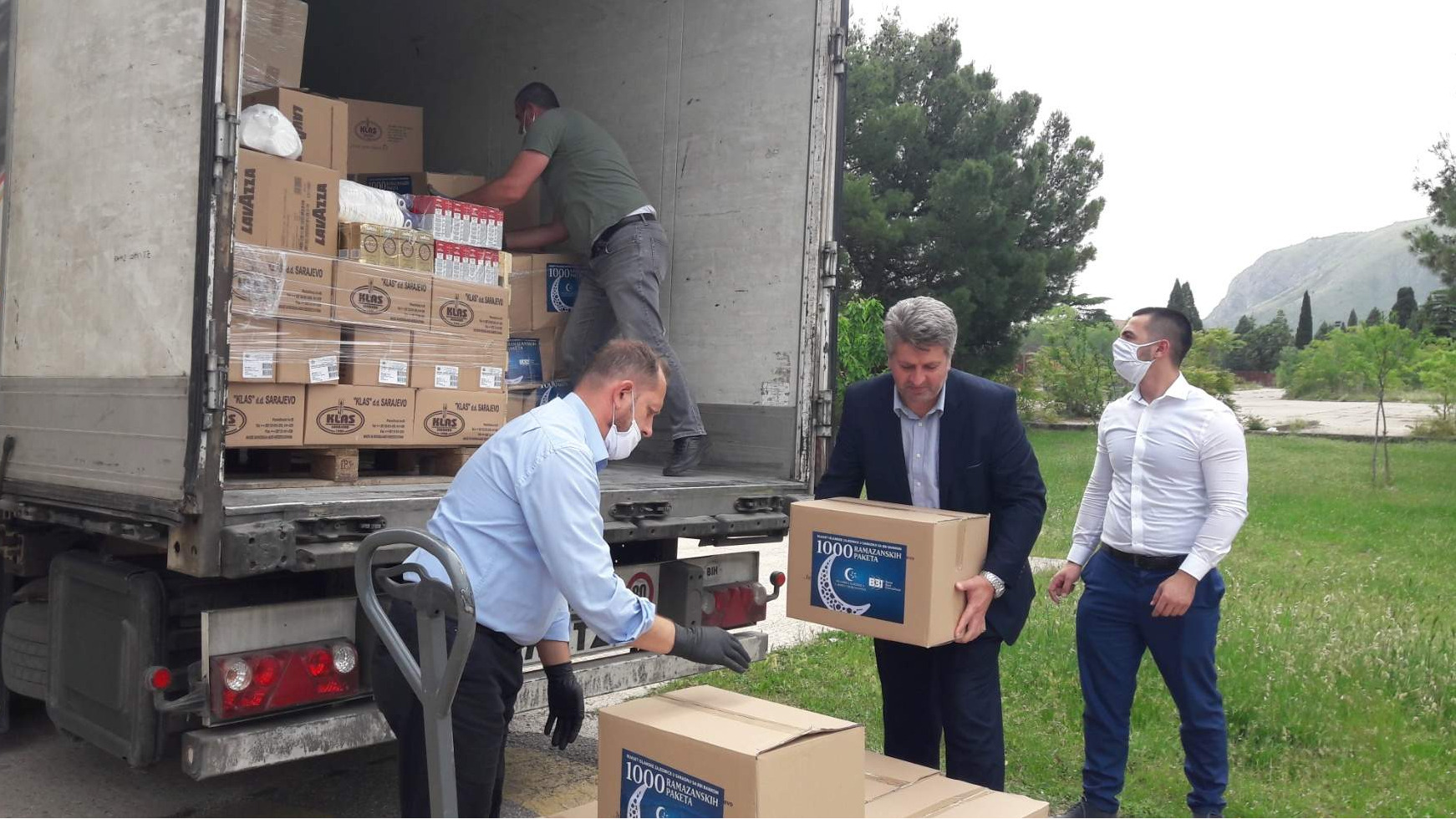 Vrijedni ramazanski paketi BBI Banke i Islamske zajednice stigli u Mostar