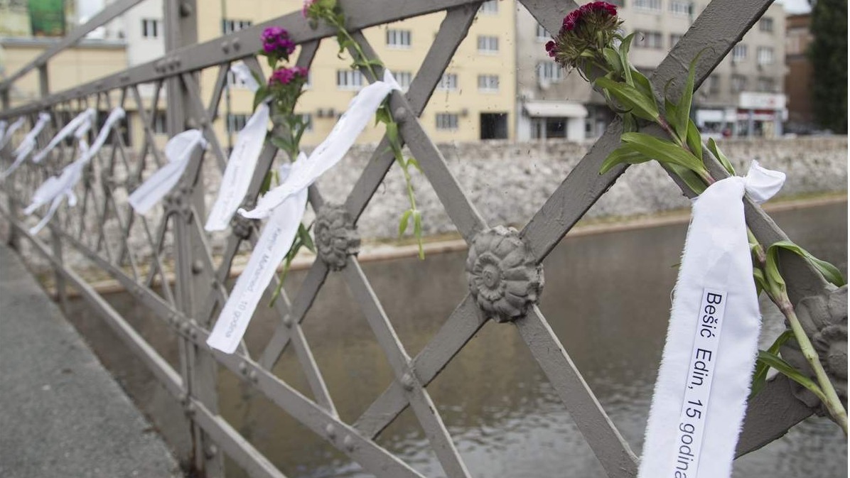 U Sarajevu obilježen Dan bijelih traka: Za jednakost i pravo svih žrtava na sjećanje