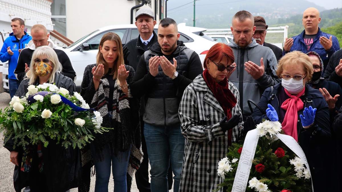 Godišnjica stradanja dvije majke i kćerke u Jukićevoj ulici: Građani Sarajeva nisu nigdje bili sigurni