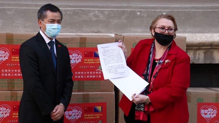 Djeca iz Kine poslala zaštitne maske djeci iz Sarajeva
