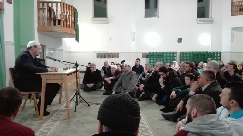 Dobrinja: Hafiz Nedim Botić održao predavanje „Kako mi je Kur'an promijenio život“