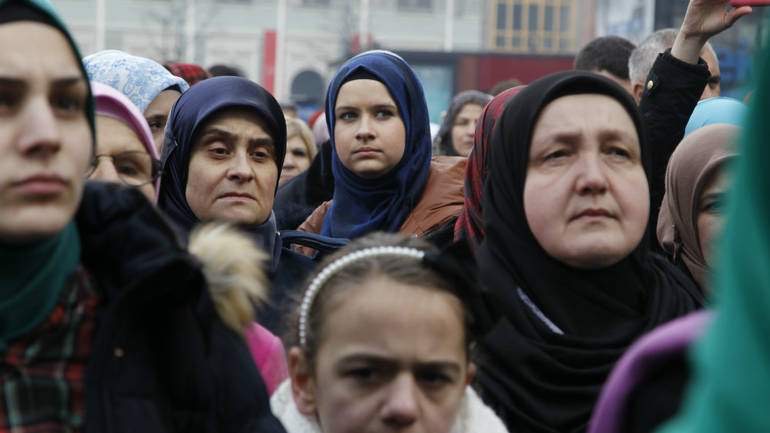 Hiljade demonstranata u Briselu se protivi zabrani nošenja hidžaba