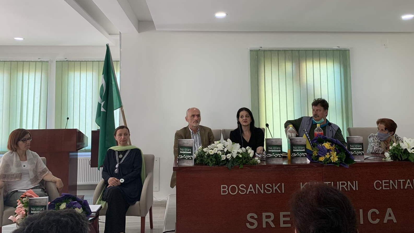 Srebrenica: Predstavljena knjiga ”Na strani čovječnosti”, autorice Ajše Hafizović - Hadžimešić