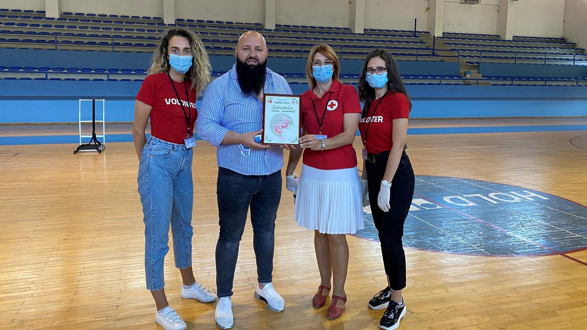 Nihad-ef. Ahmetović- dobitnik zahvalnice Crvenog križa za 50 puta darovanu krv 