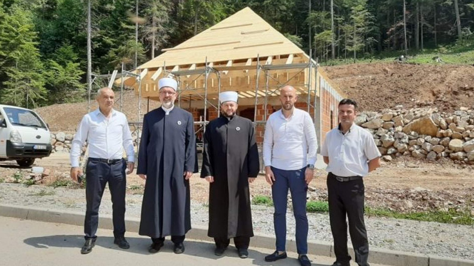 Džamija na Ajvatovici biće završena do jeseni