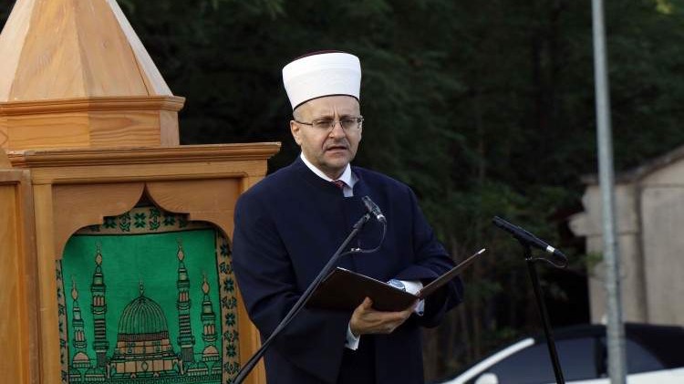 Mostarski muftija Salem ef. Dedović: Bajramski ibadeti nas uče ljubavi i punini života i vjere (Video)