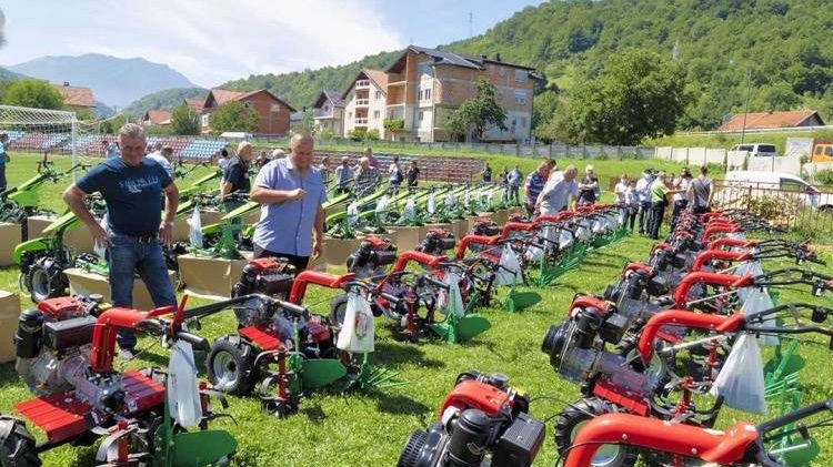 Općina Hadžići dodijelila poljoprivrednicima mehanizaciju vrijednu 177.000 KM