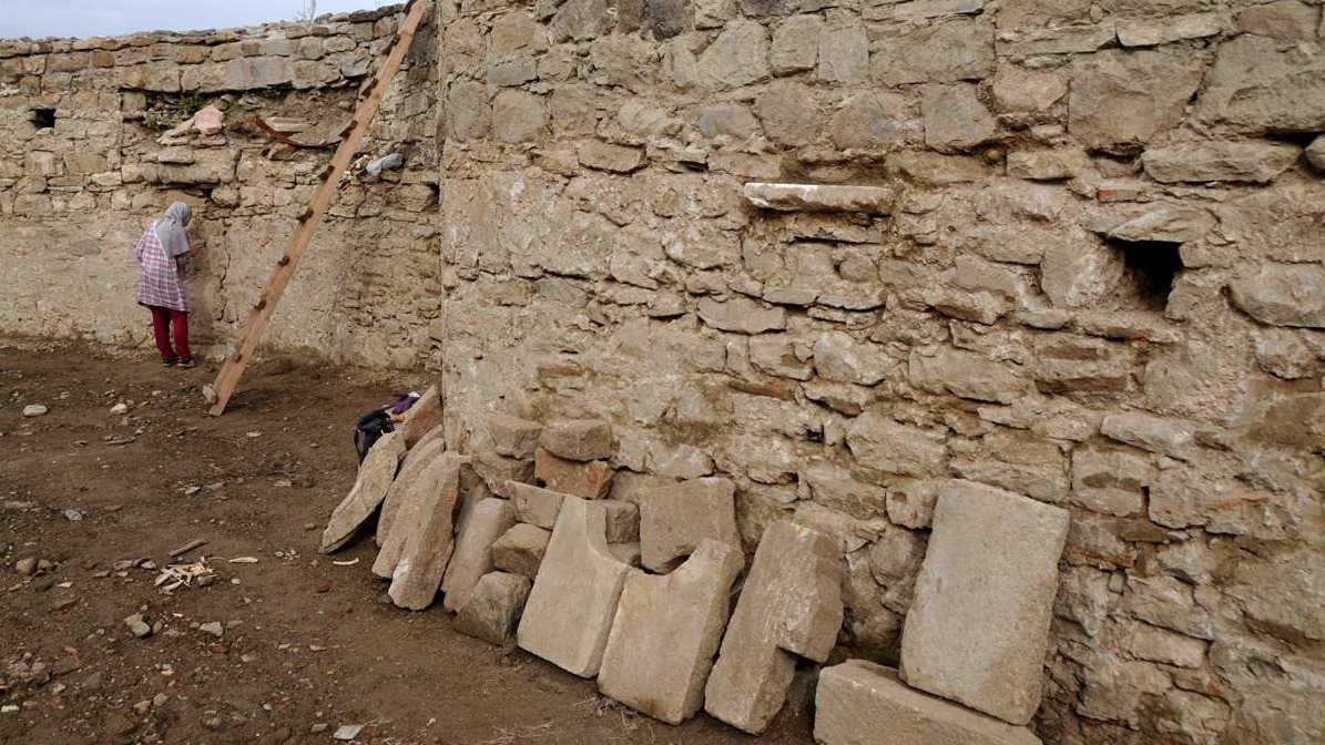Na tabiji Novopazarske tvrđave arheolozi u nastavku iskopavanja pronašli "zindan" i temelje kasarne