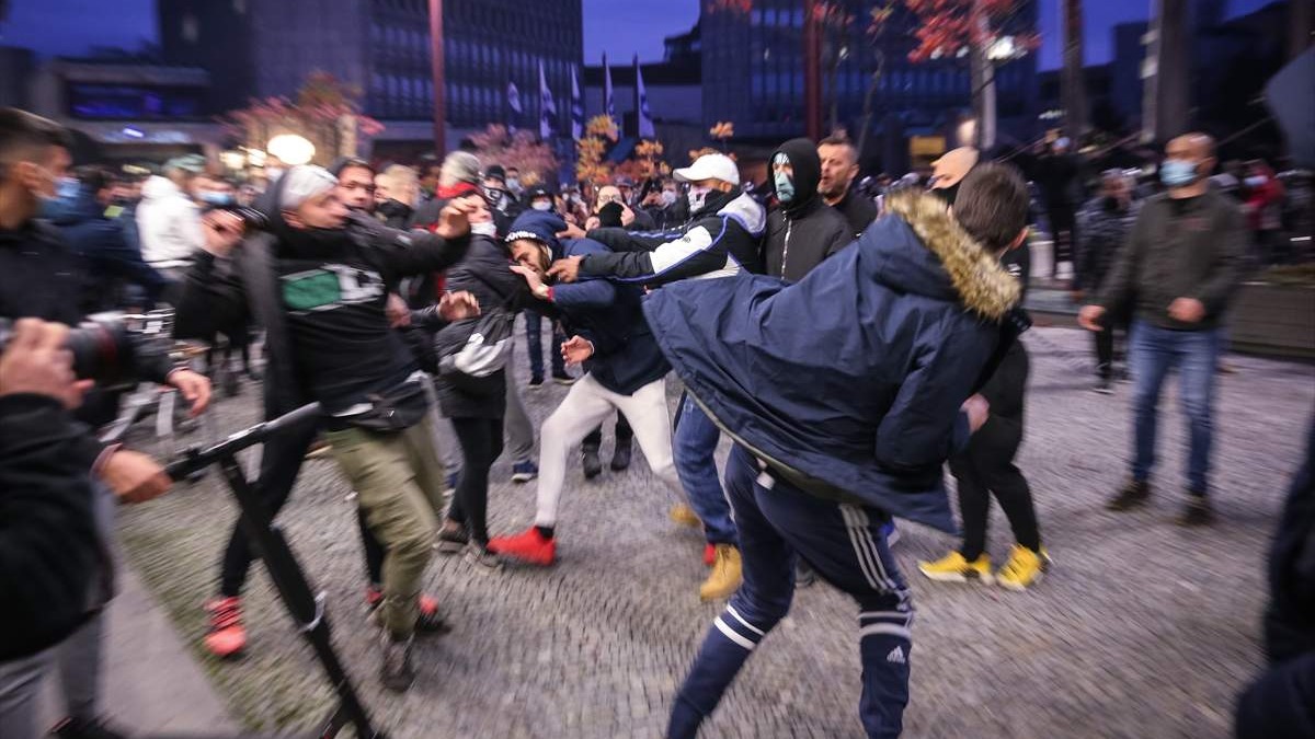Neredi na protestima u Ljubljani: Povrijeđeno više osoba