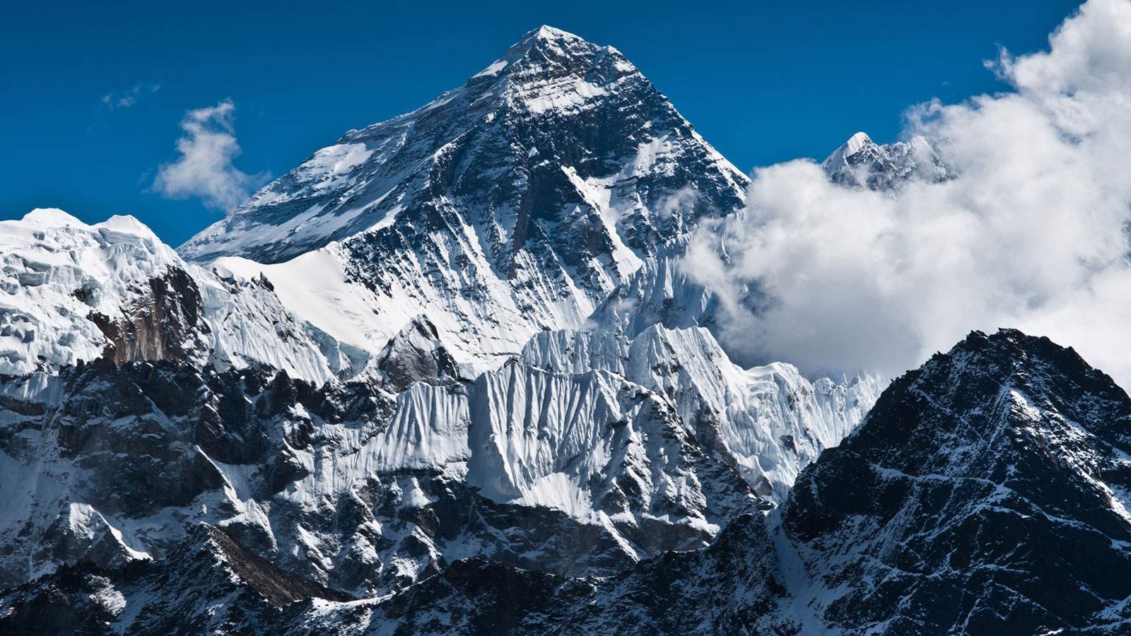 Najviši svjetski planinski vrh Mount Everest “porastao” za 73 centimetra