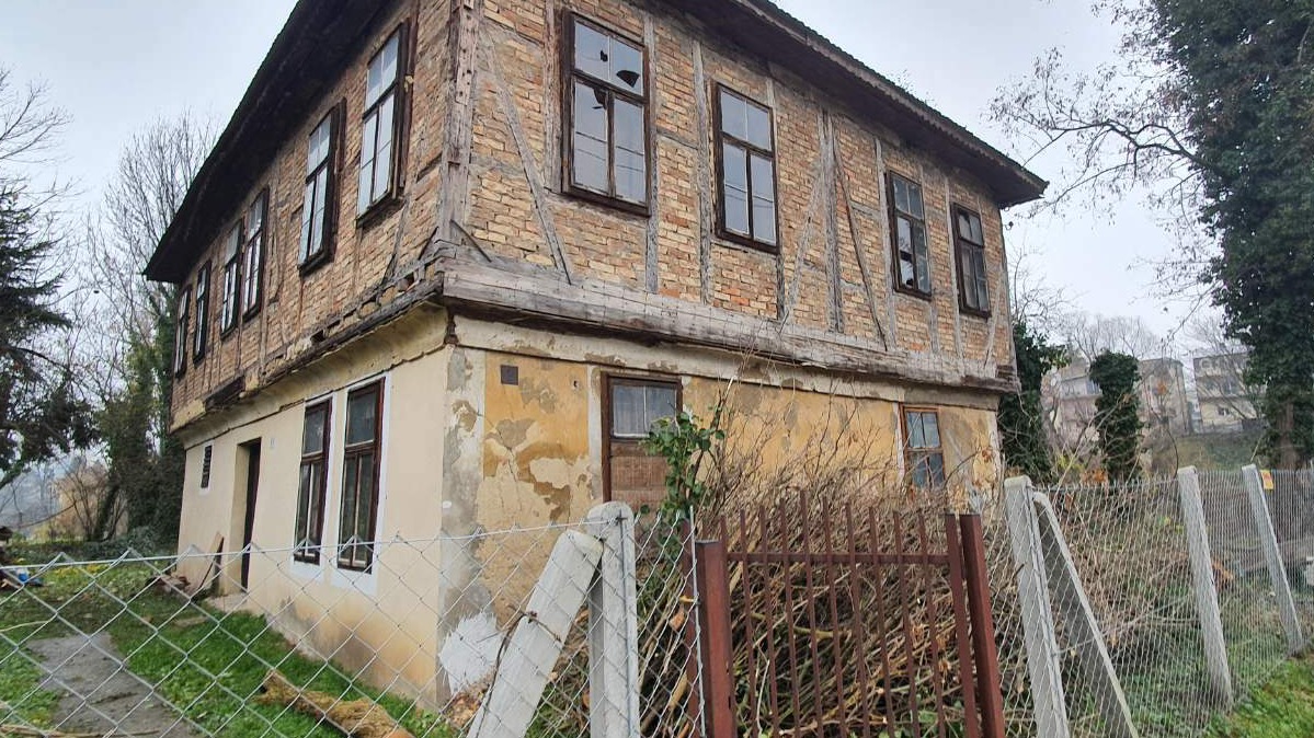 Započinje rekonstrukcija vakufa kuća rahmetli Zehre Bahtijarević