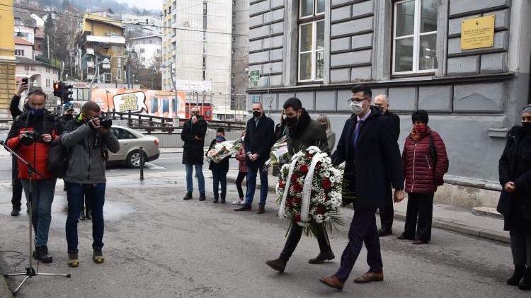 Obilježena 27. godišnjica od masakra počinjenog ispred OŠ "Safvet–beg Bašagić"