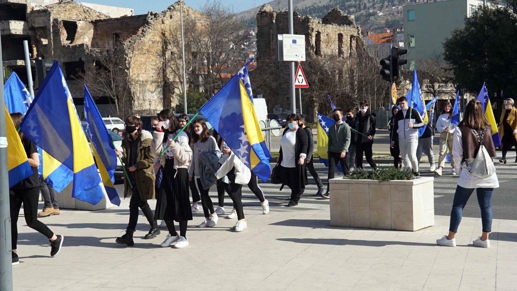Mostarski učenici obilježili Dan nezavisnosti BiH (VIDEO)