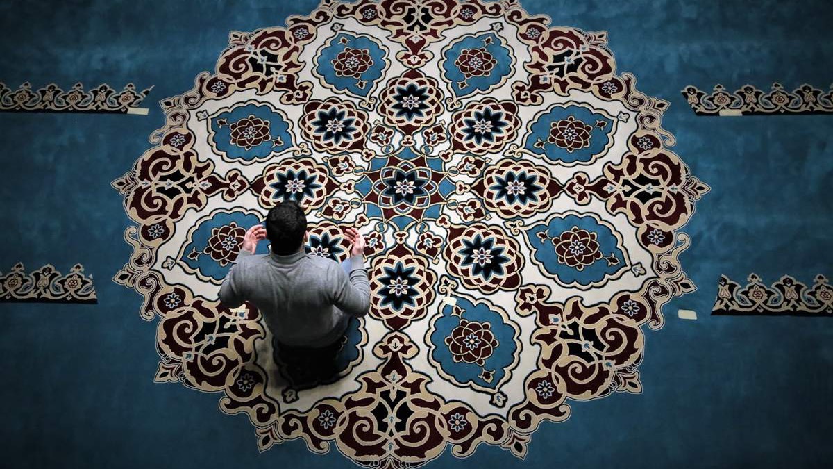 Vjernici u džamijama širom svijeta obilježavaju mubarek noć Lejletu-l-miradž