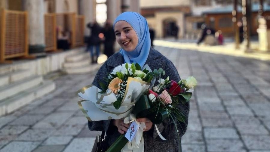 Amra Strika, prva hafiza ove godine u Kaknju: Učenje Kur'ana donosi ljepotu, smirenost i zahvalnost 